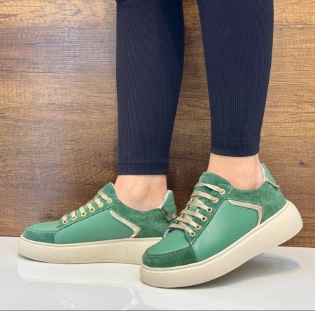 Дамски спортни обувки от естествена кожа зелени 071