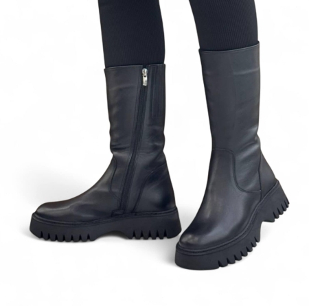 Дамски ежедневни ботуши от естествена кожа черни 2302