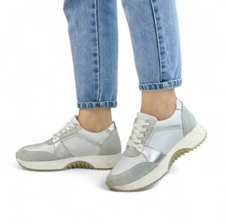 Дамски спортни обувки от естествена кожа в бяло и сребро 120