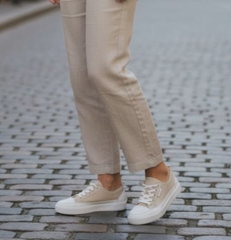 Дамски спортни обувки от естествена кожа бежови 1021