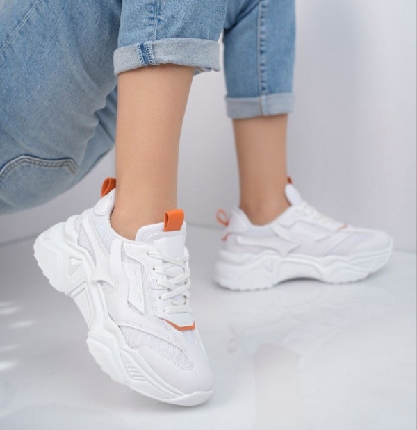 Дамски маратонки в бяло и червено Rolanda