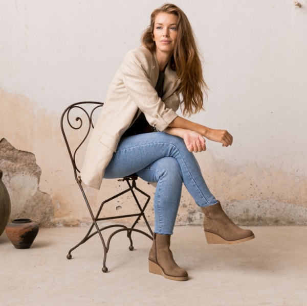 Дамски ежедневни боти от естествен велур тауп 6103L H-49193L Patricia Miller