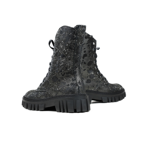 Дамски ежедневни боти от естествен набук в черно и графит 2337/224