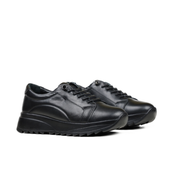 Дамски спортни обувки от естествена кожа в черно 460