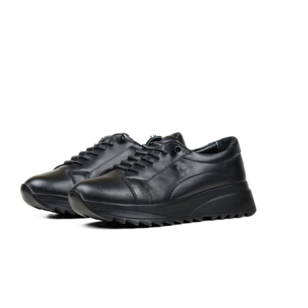 Дамски спортни обувки от естествена кожа в черно 460