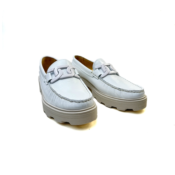 Дамски ежедневни мокасини от естествен лак в бяло 126/R-192 Pastorret