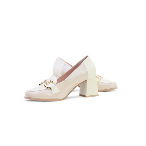 Дамски елегантни обувки от естествен лак в бежово и тауп 5794 Pitillos