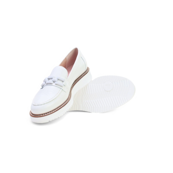 Дамски мокасини от естествен лак в бяло 5733 Pitillos