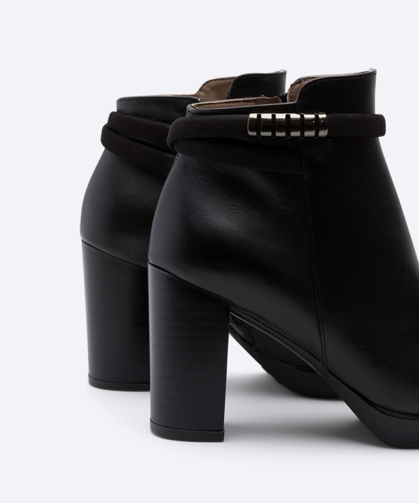 Дамски елегантни боти от естествена кожа черни 6071 Patricia Miller