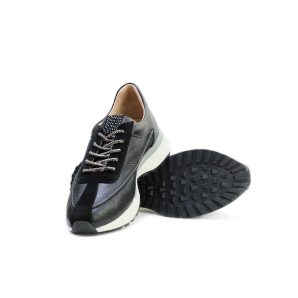 Дамски спортни обувки от естествена кожа черни 241054