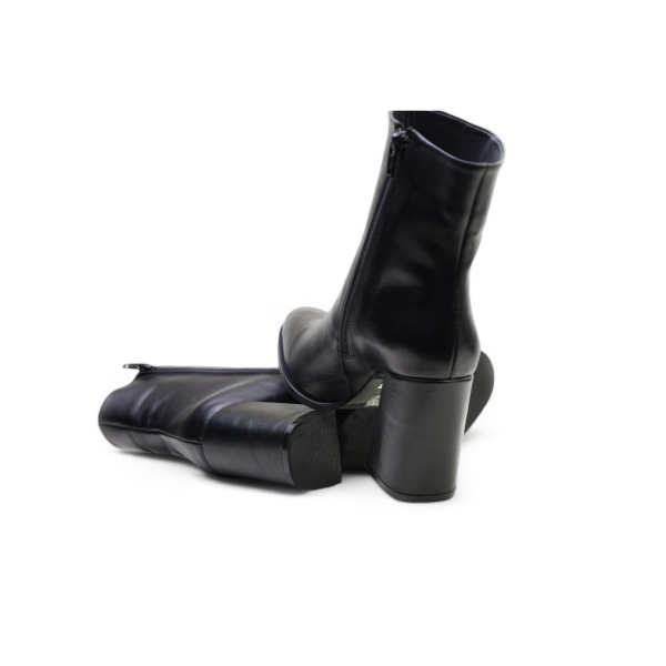 Дамски елегантни боти от естествена кожа черни 013204-01