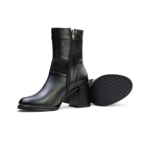Дамски елегантни боти от естествена кожа черни 352-100-205