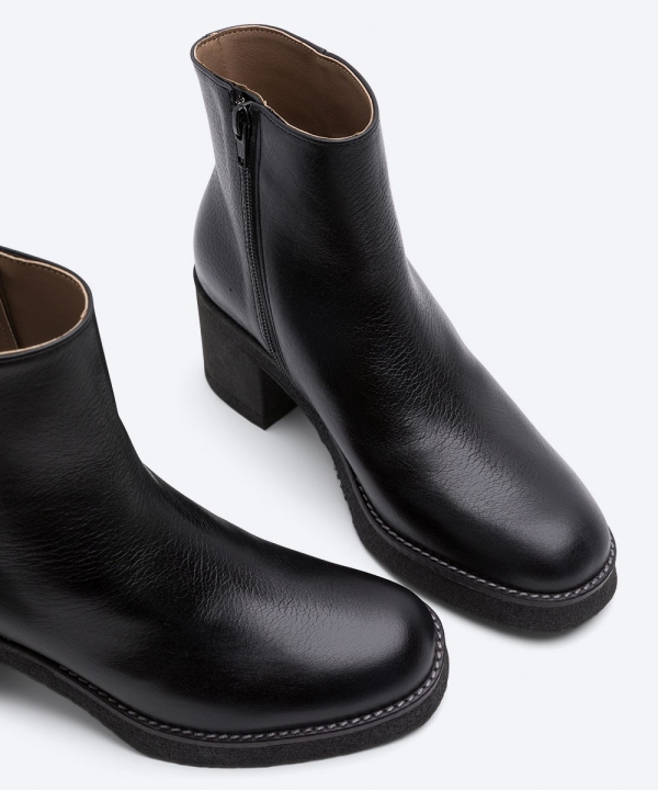 Дамски ежедневни боти от естествена кожа черни 6103P H-49193P Patricia Miller