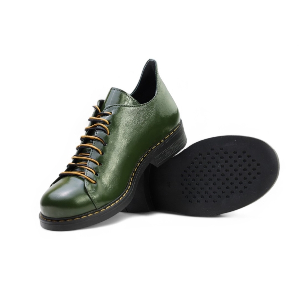 Дамски ежедневни обувки от естествен лак зелени 730