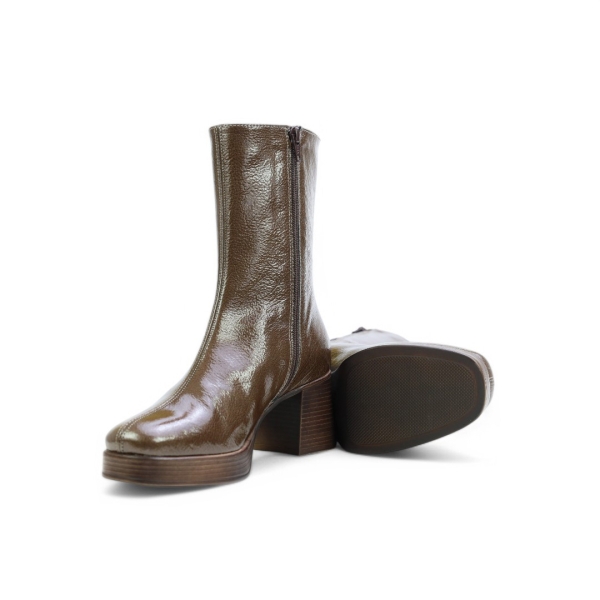 Дамски ежедневни боти от естествен лак тауп 6413 Patricia Miller