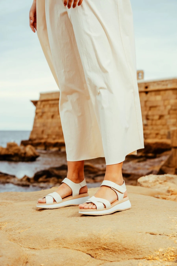 Дамски ежедневни сандали от естествена кожа в бежово 5662 Oh My Sandals