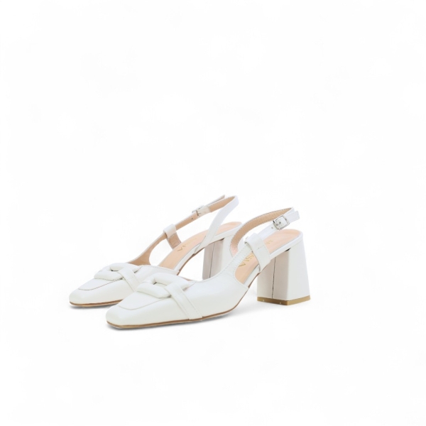 Дамски елегантни сандали от естествен лак в бяло 141406