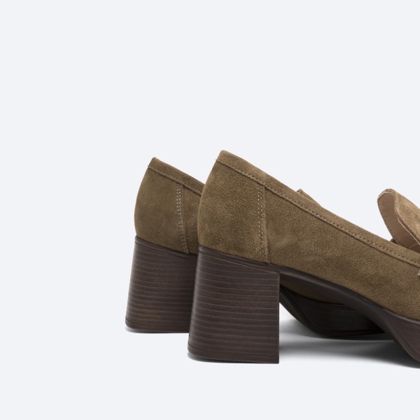 Дамски ежедневни обувки от естествен набук тауп 6913 Patricia Miller