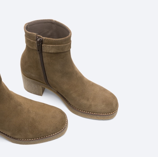 Дамски ежедневни боти от естествен набук тауп 6941P Patricia Miller