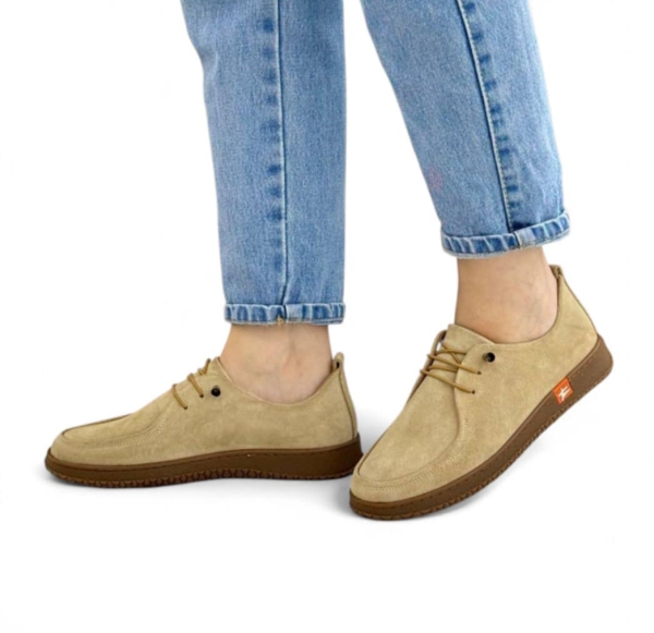 Дамски ежедневни обувки от естествен велур бежови 11-24