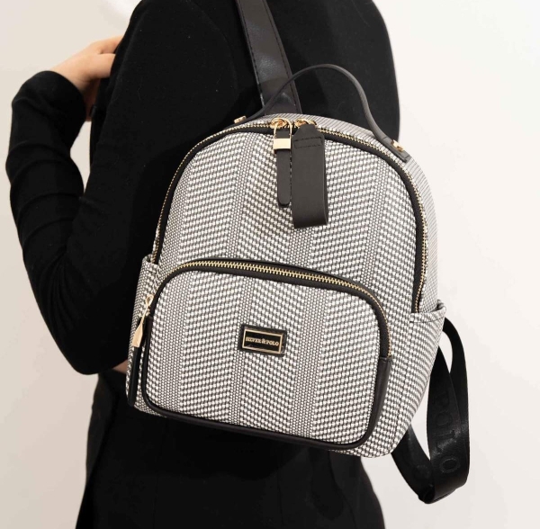 Дамска раница в черно и бяло 1130 M132 Silver&Polo