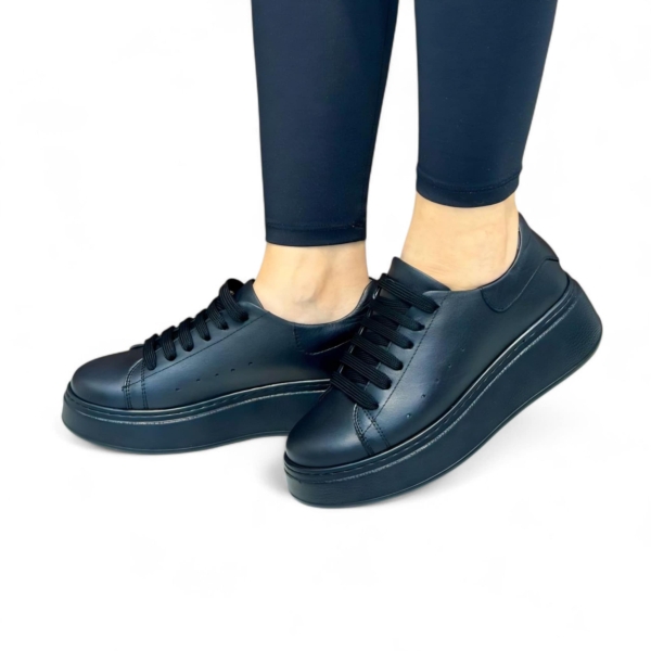 Дамски спортни обувки от естествена кожа черни K-210