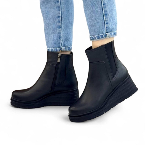 Дамски ежедневни боти от естествена кожа на платформа черни 011