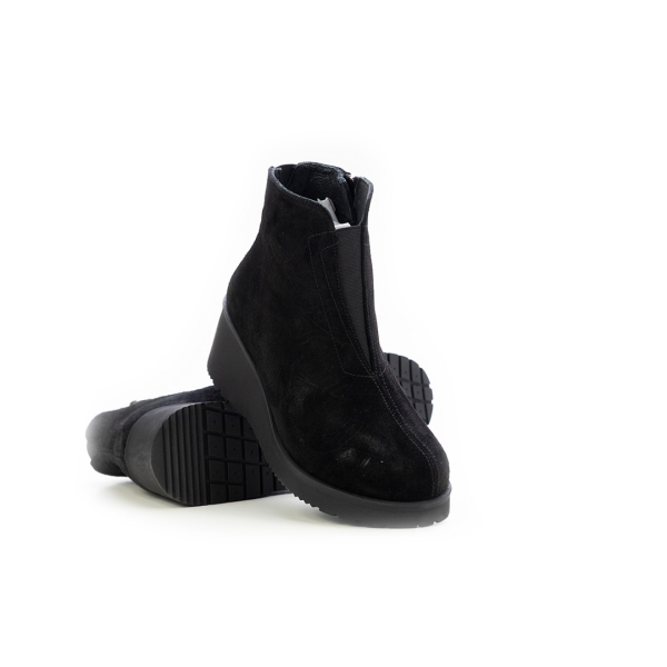 Дамски ежедневни боти от естествен велур на платформа черни 1378