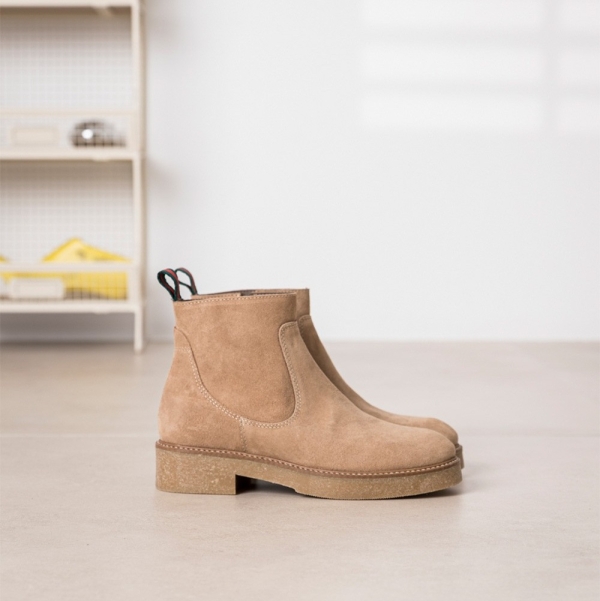 Дамски ежедневни боти от естествен велур бежови 6928-139 Patricia Miller