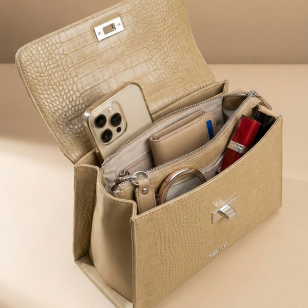 Дамска елегантна чанта тъмно бежова CM8320 David Jones