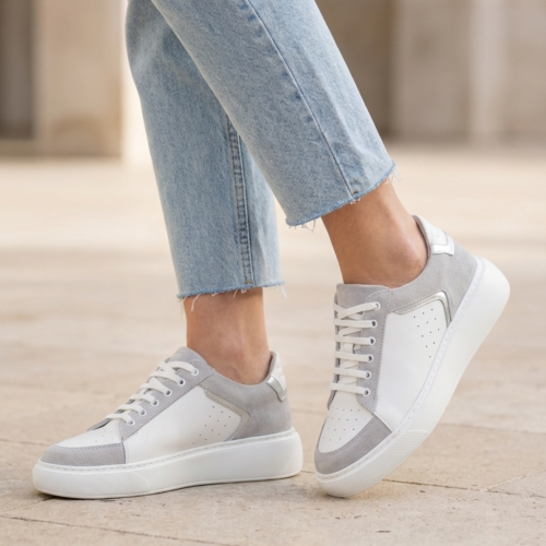 Дамски спортни обувки от естествена кожа в бяло и сиво 071