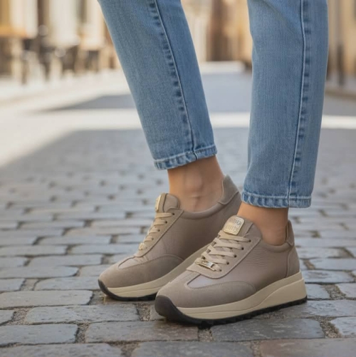 Дамски спортни обувки в комбинация естествена кожа и естествен велур бежови 416