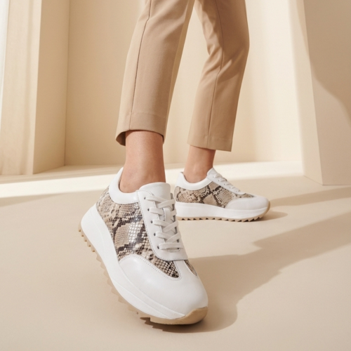 Дамски спортни обувки от естествена кожа в бяло и змия 217