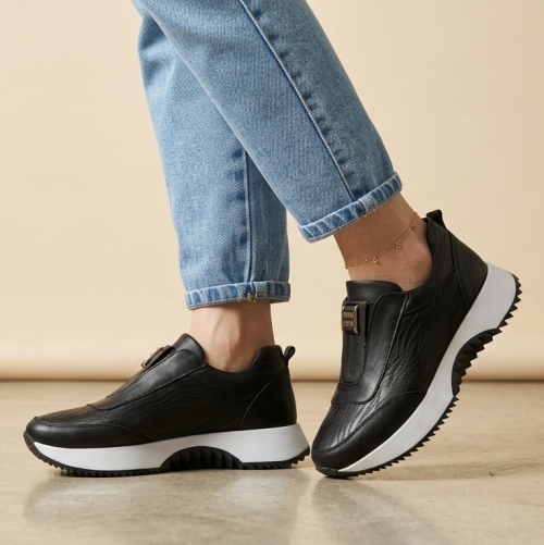 Дамски спортни обувки от естествена кожа черни 619