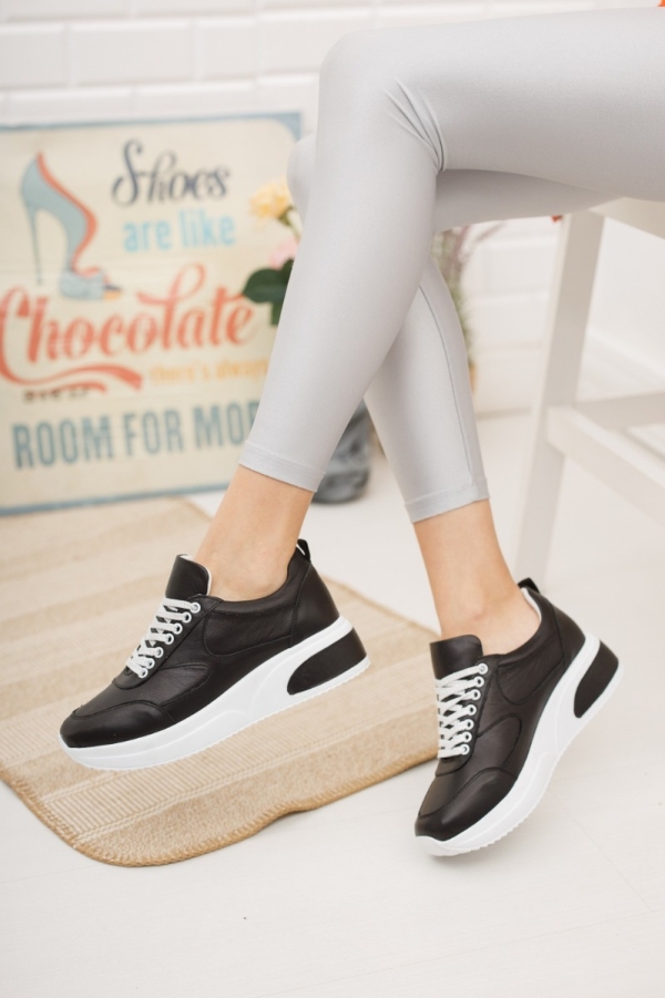 Дамски спортни обувки от естествена кожа черни 8004