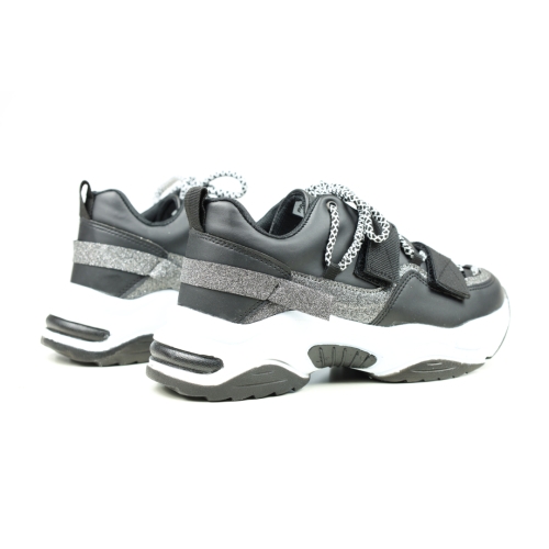 Дамски маратонки в черно и бяло 075