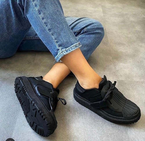 Дамски кецове черни Must Have