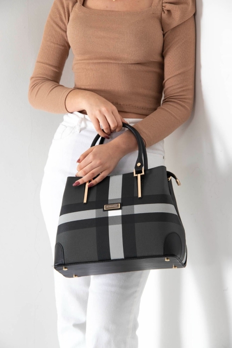 Дамска елегантна чанта черна 667 M129 Kareli Ekose