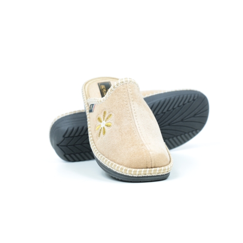 Дамски домашни пантофи бежови 670