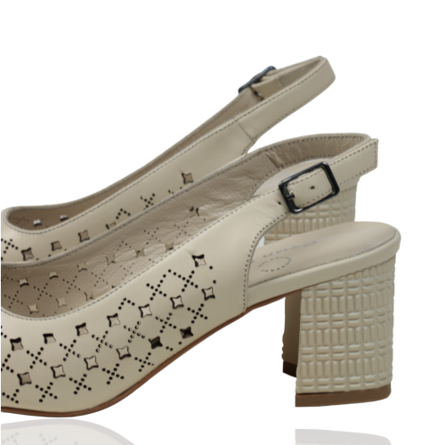 Дамски елегантни сандали от естествена кожа бежови 940-104-06