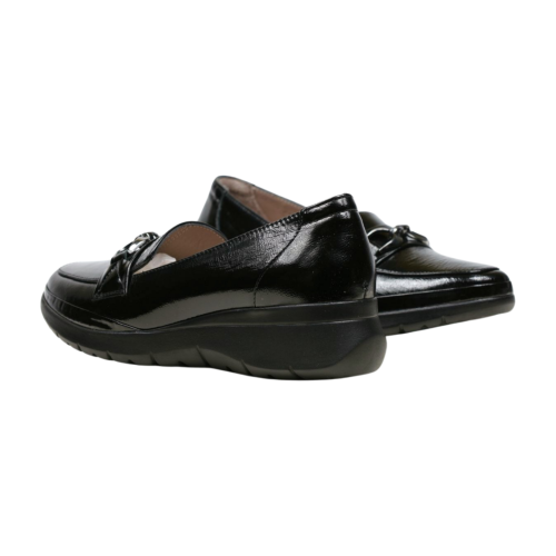 Дамски ежедневни обувки от естествен лак черни 279-55