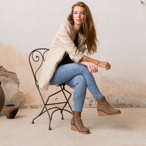 Дамски ежедневни боти от естествен велур тауп 6103L H-49193L Patricia Miller