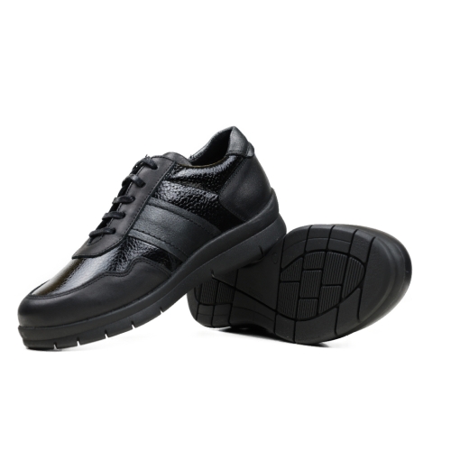 Дамски ежедневни обувки от естествена кожа в черно и графит 54072 Baerchi