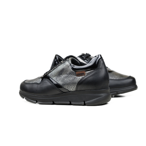 Дамски ежедневни обувки от естествена кожа в черно и сребро 54061 Baerchi