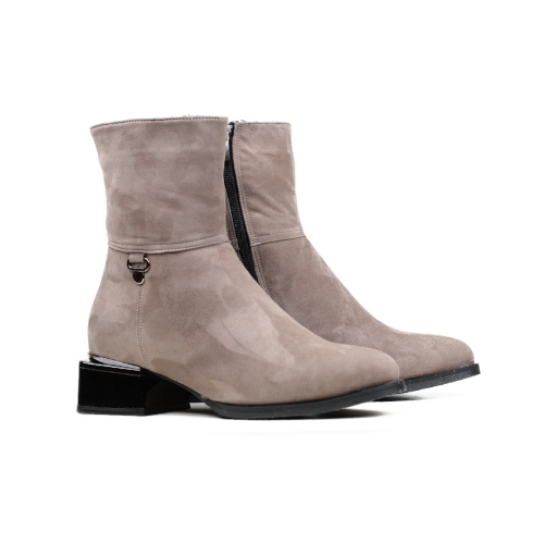 Дамски елегантни боти от естествен велур бежови 210