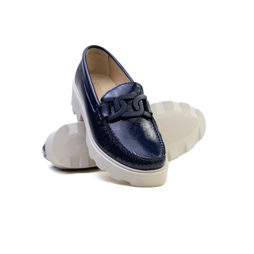 Дамски ежедневни мокасини от естествен лак в тъмно синьо 126/R-192 Pastorret