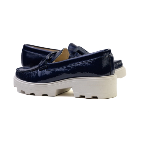 Дамски ежедневни мокасини от естествен лак в тъмно синьо 126/R-192 Pastorret