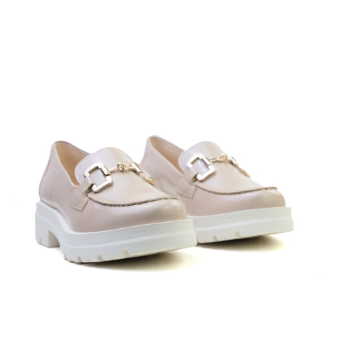 Дамски ежедневни мокасини от естествен лак бежови 5651 Pitillos