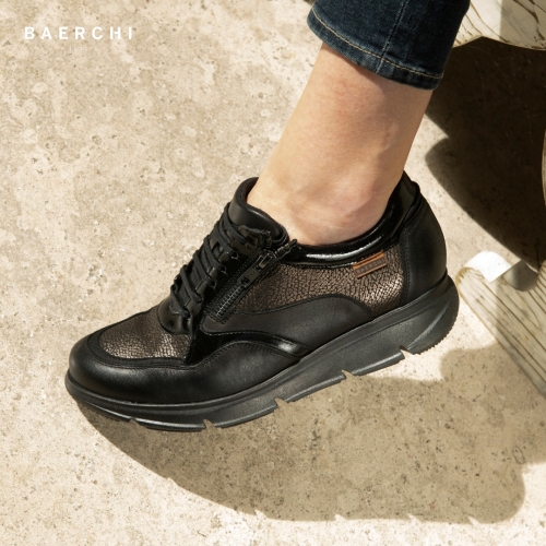 Дамски ежедневни обувки от естествена кожа в черно и сребро 54061 Baerchi