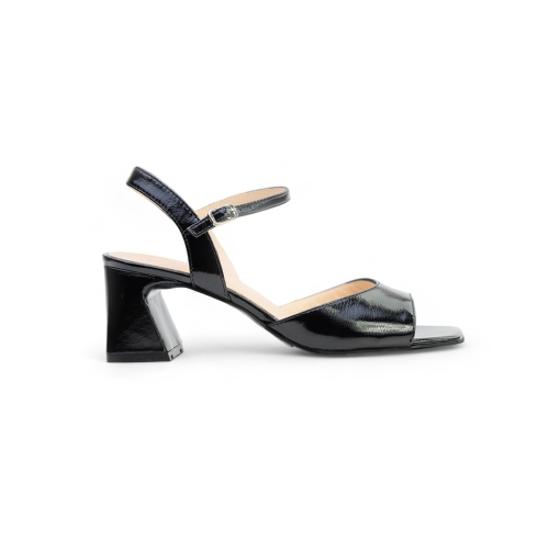 Дамски елегантни сандали от естествен лак черни 286-155 Angelina Ricci